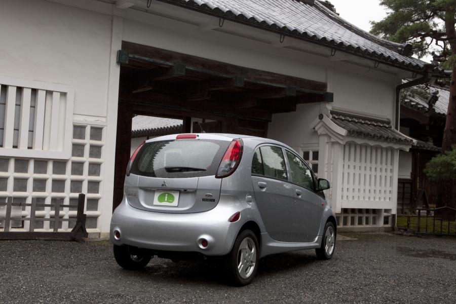  Mitsubishi i-MiEV 2012 года  (US) (фото 207 из 234)